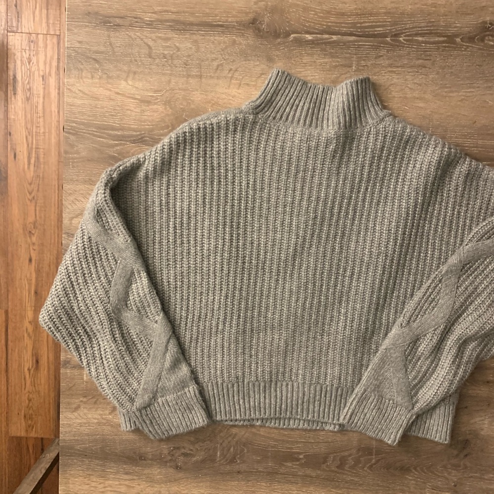 Elizabeth and James Sweater - ❣️Host Pick ❣️ - Picture 2 of 6